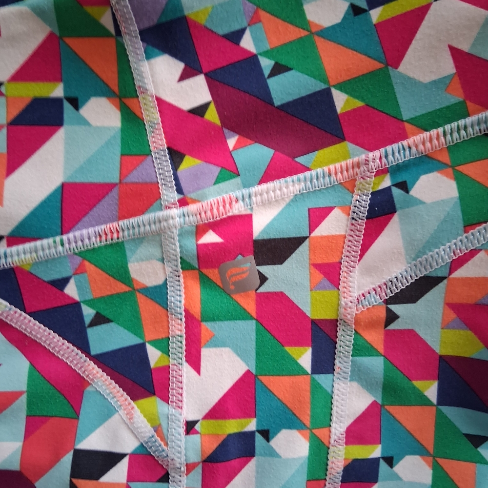 Fabletics Colorful Geometric 3-Piece Set Activewear - Picture 5 of 16